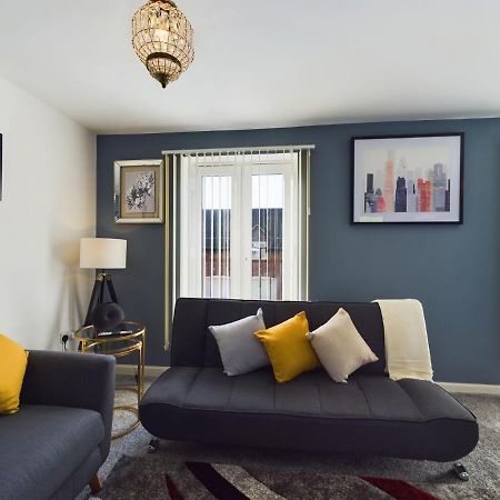 247 Serviced Accommodation In Stafford- 3Br Townhouse Buitenkant foto