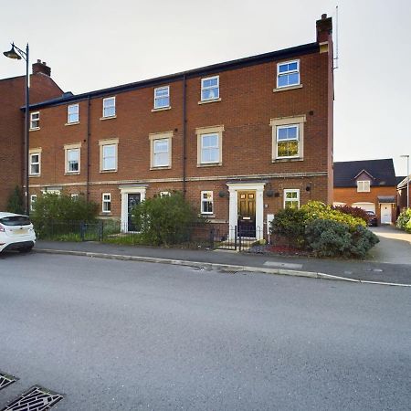 247 Serviced Accommodation In Stafford- 3Br Townhouse Buitenkant foto